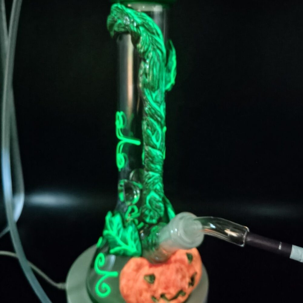 10″ Halloween 3D Pumpkin Glow-in-the-dark Bong